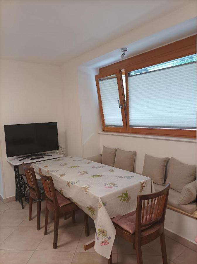 Oasis Apartment โบเว็ก ภายนอก รูปภาพ