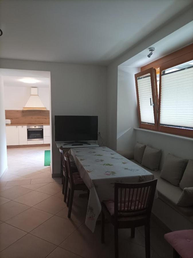 Oasis Apartment โบเว็ก ภายนอก รูปภาพ