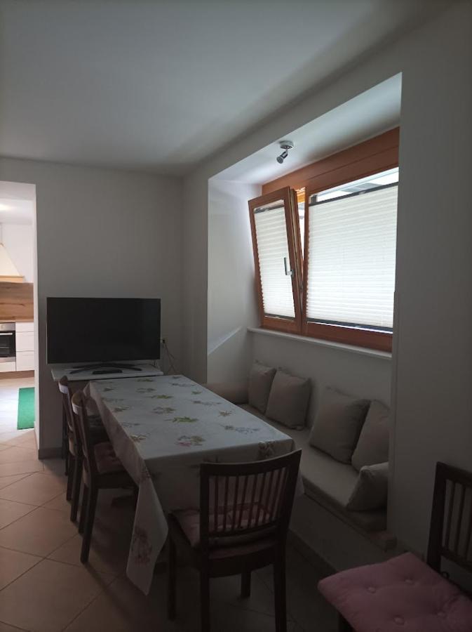 Oasis Apartment โบเว็ก ภายนอก รูปภาพ