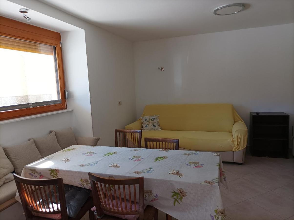 Oasis Apartment โบเว็ก ภายนอก รูปภาพ
